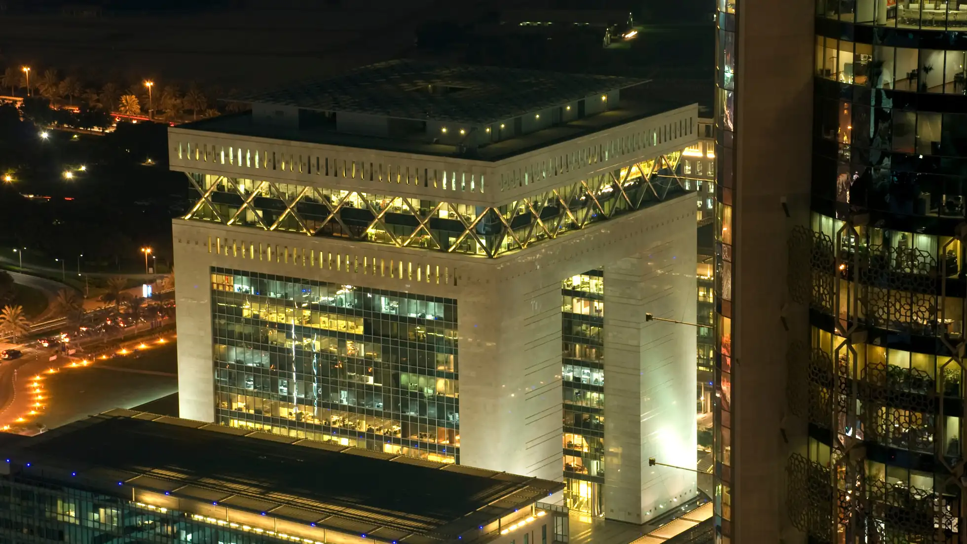 Advantages of Establishing a Company in Dubai Free Zone - Smart Zones UAE