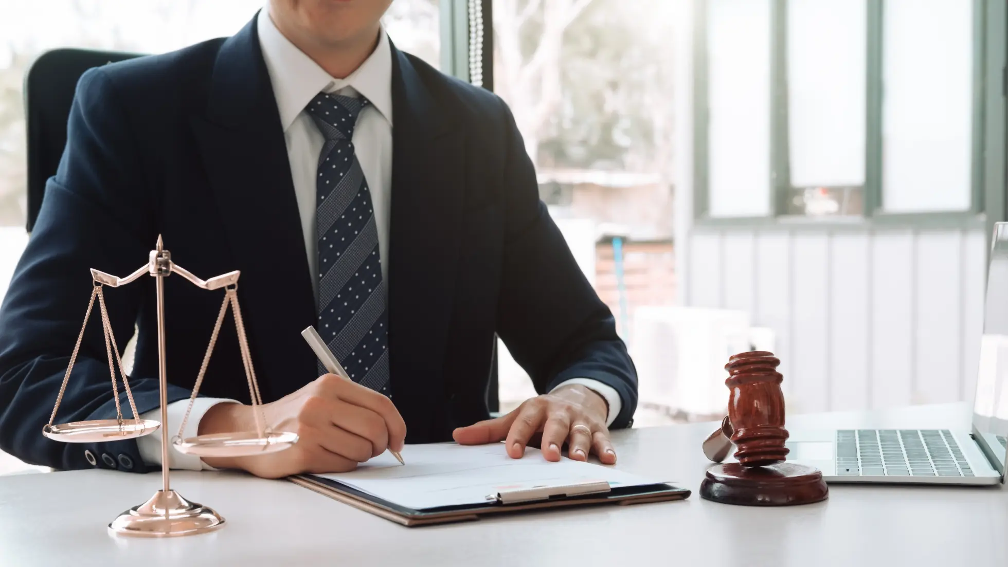 Advantages of Establishing a Law Firm in Dubai - Smart Zones UAE