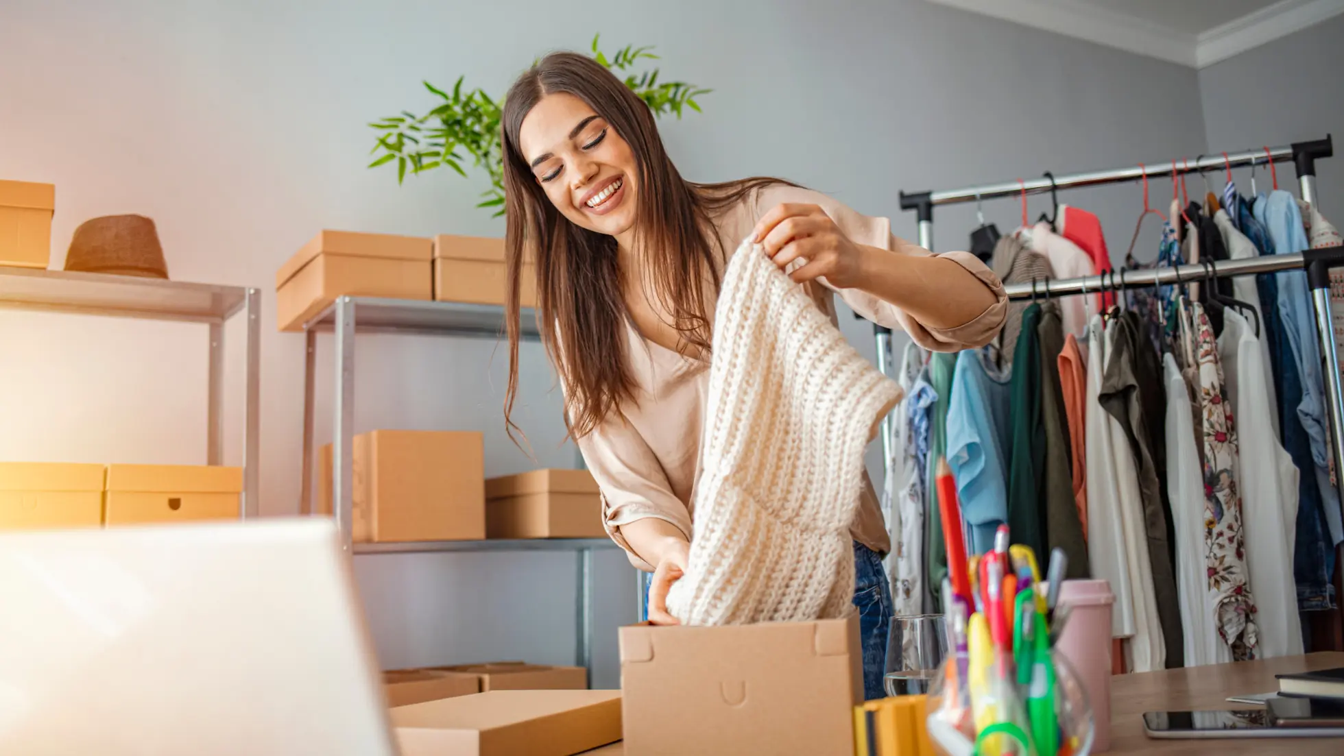 Advantages of Establishing an Online Clothing Shop in Dubai - Smart Zones UAE