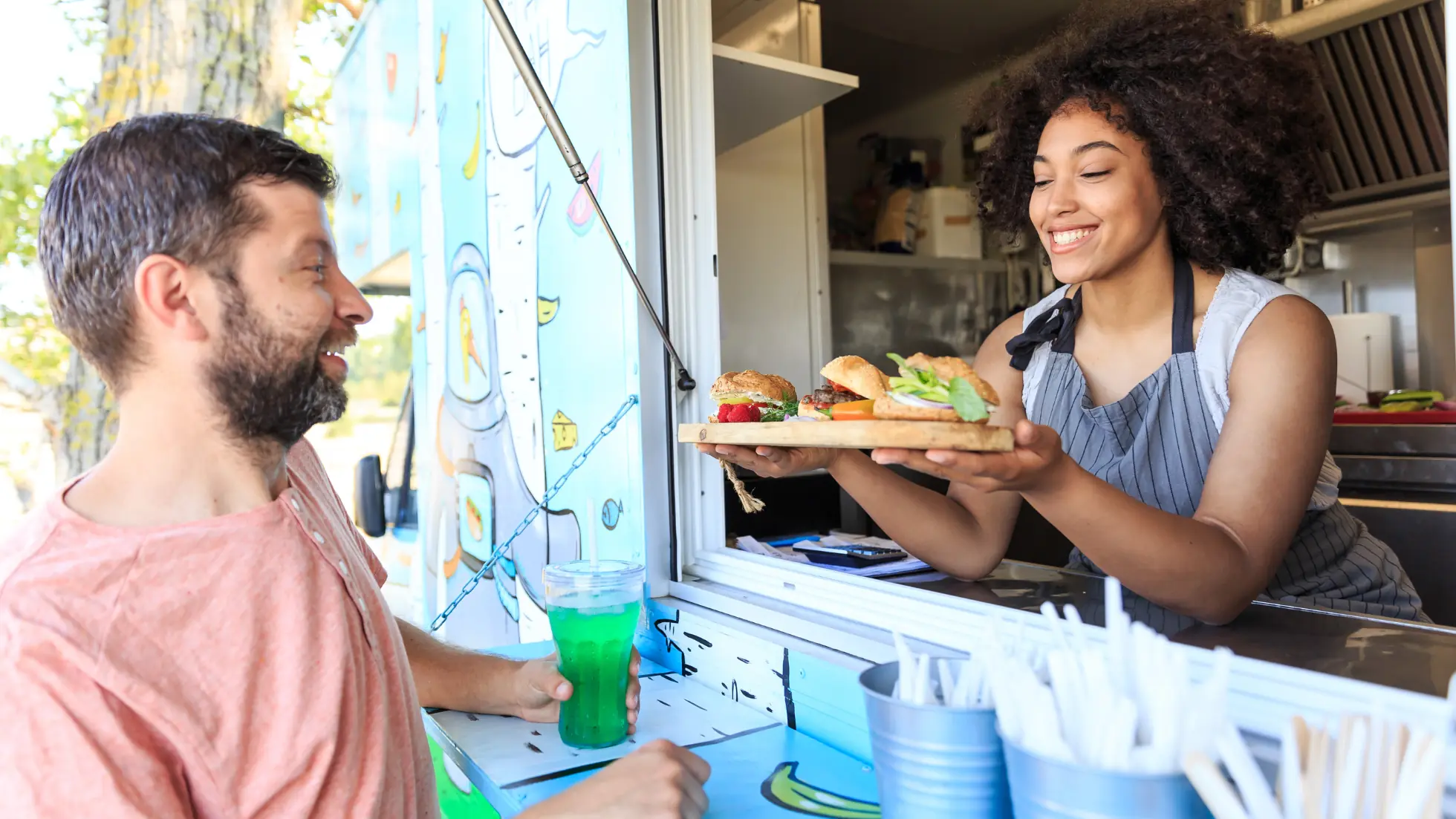 Advantages of Establishing a Food Truck Company in Dubai - Smart Zones UAE