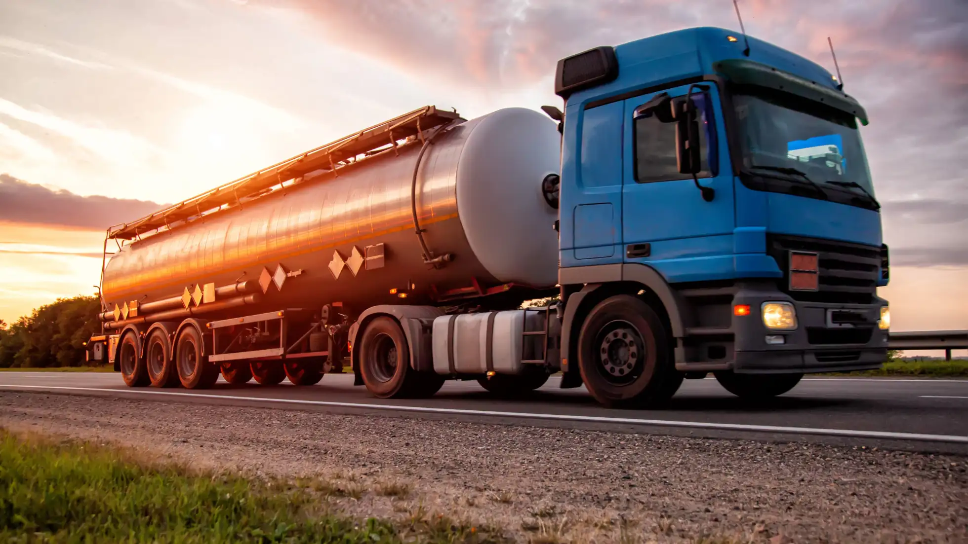 Start your Oil Trading Business in Dubai, UAE - Smart Zones UAE