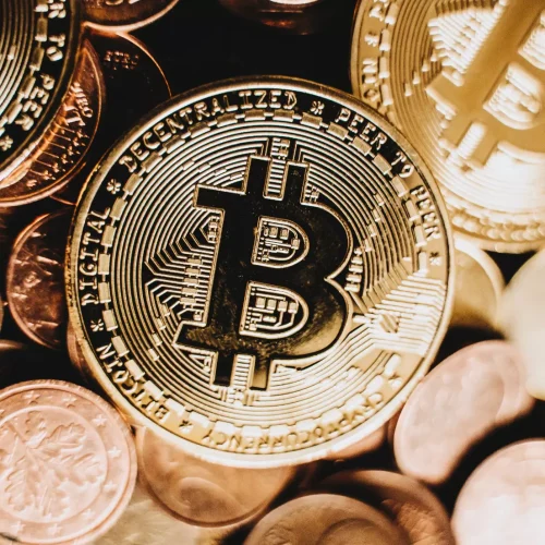 What prompts crypto-friendly Dubai to issue 25,000 business licenses, marking a substantial 60% increase compared to the preceding year?
